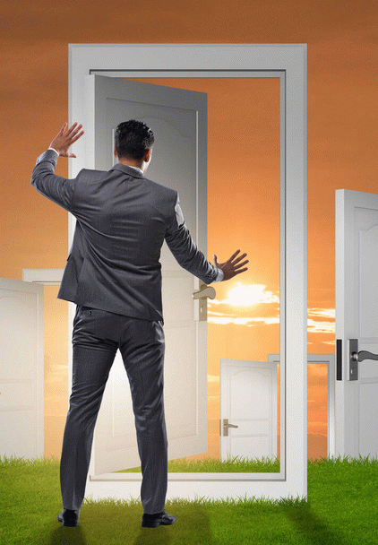 راهنمای جامع جذب مخاطب هدف: چکیده تجربیات نی‌نی‌سایت در سال 1404